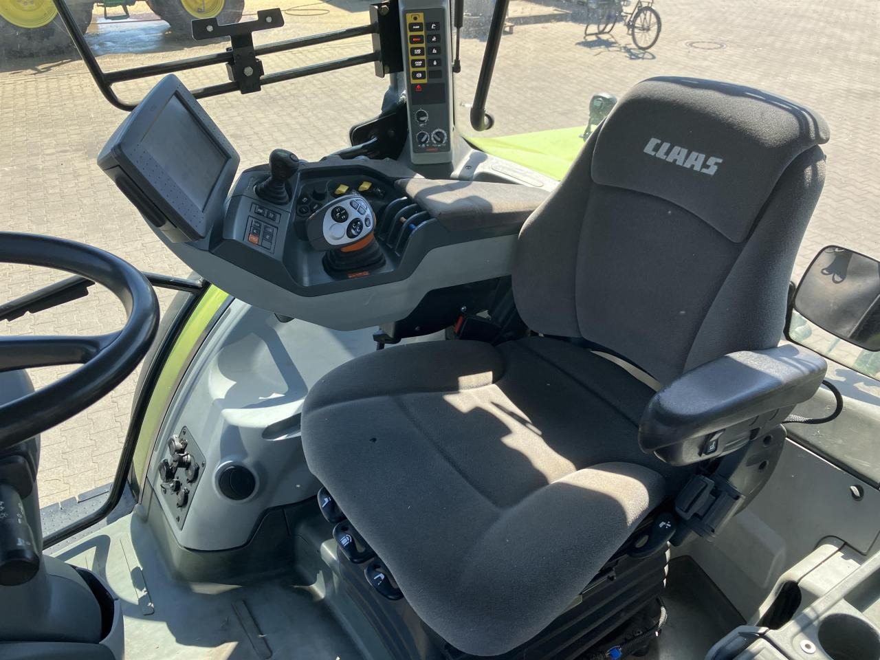 CLAAS Arion 640 - Traktor: obrázok 5 CLAAS Arion 640 - Traktor: obrázok 5