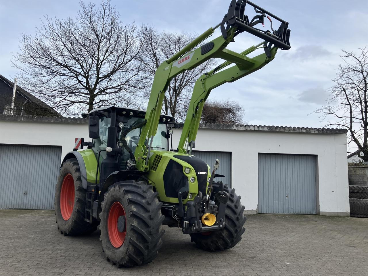 CLAAS Arion 660 C Matic - Traktor: obrázok 3 CLAAS Arion 660 C Matic - Traktor: obrázok 3