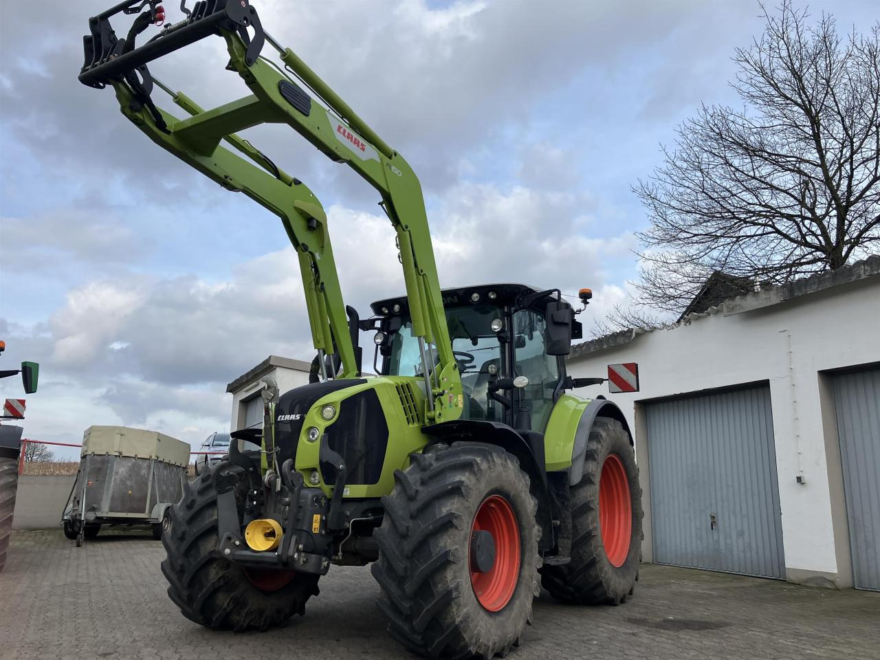 CLAAS Arion 660 C Matic - Traktor: obrázok 2 CLAAS Arion 660 C Matic - Traktor: obrázok 2