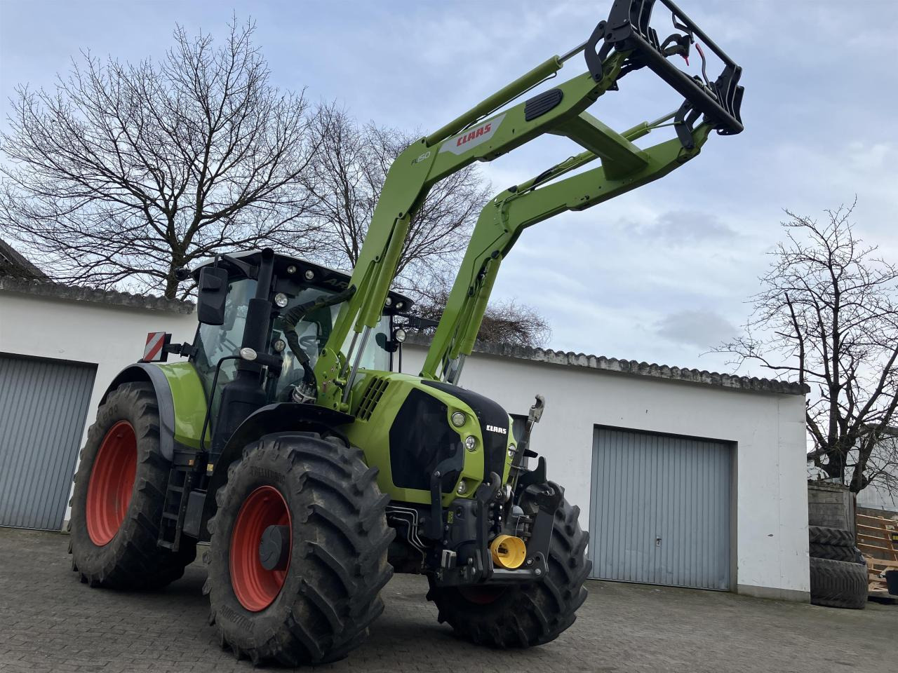 CLAAS Arion 660 C Matic - Traktor: obrázok 4 CLAAS Arion 660 C Matic - Traktor: obrázok 4