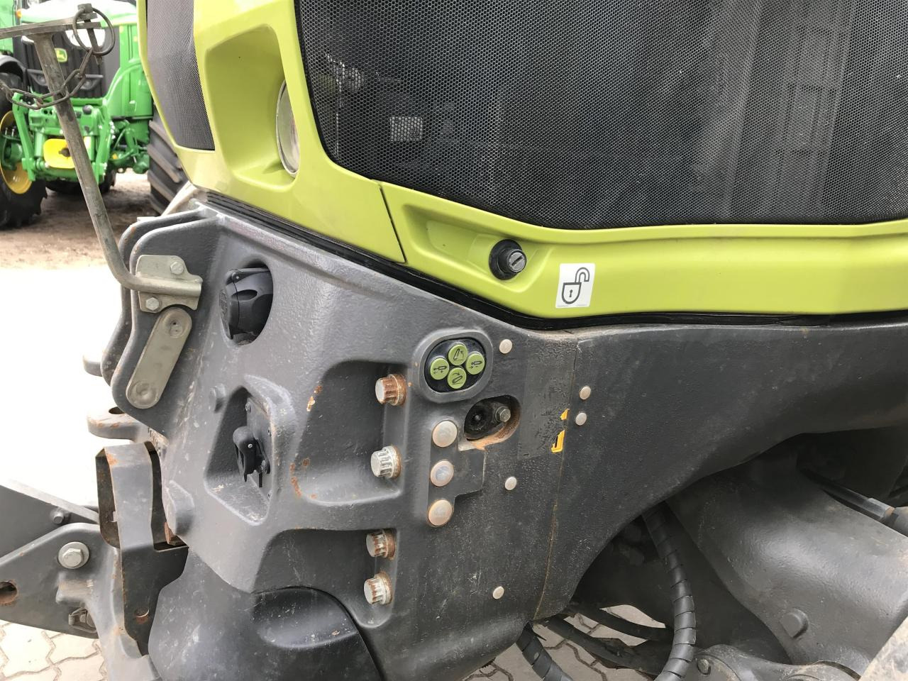 CLAAS Axion 870 - Traktor: obrázok 4 CLAAS Axion 870 - Traktor: obrázok 4