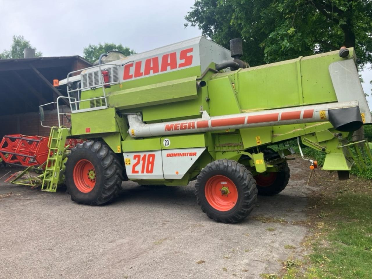 CLAAS Dominator 218 Mega - Obilný kombajn: obrázok 3 CLAAS Dominator 218 Mega - Obilný kombajn: obrázok 3