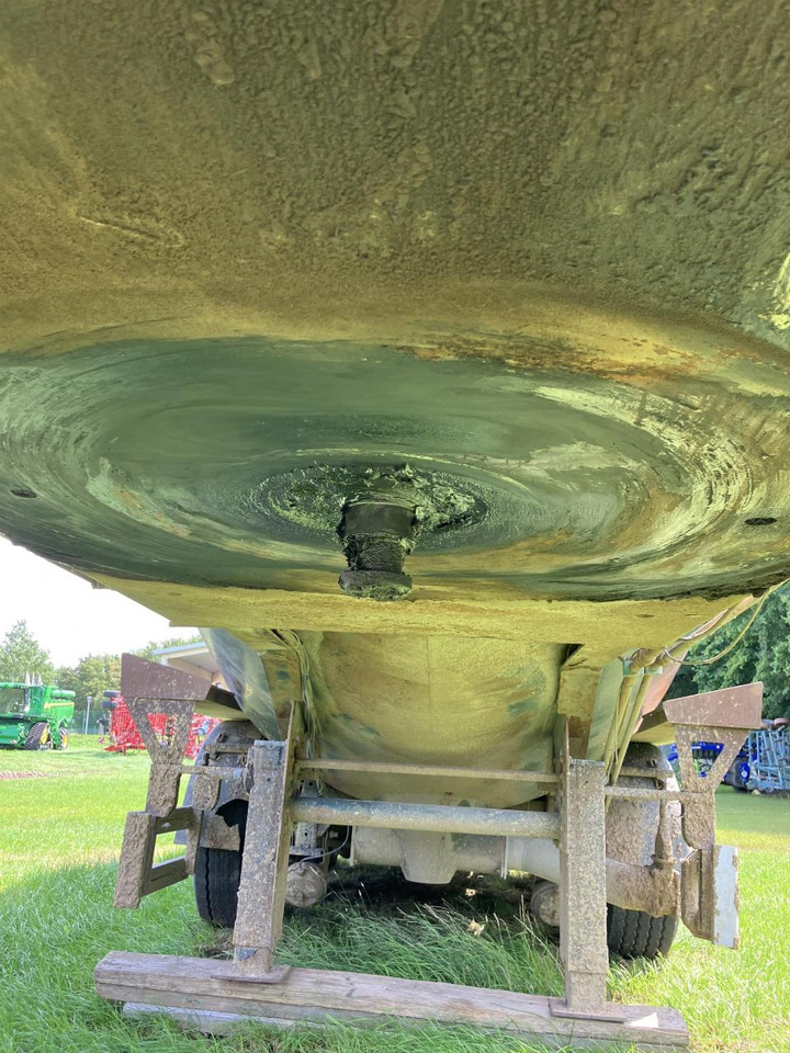 EMEK SLB 3 - Technika pro aplikaci hnoja: obrázok 4 EMEK SLB 3 - Technika pro aplikaci hnoja: obrázok 4