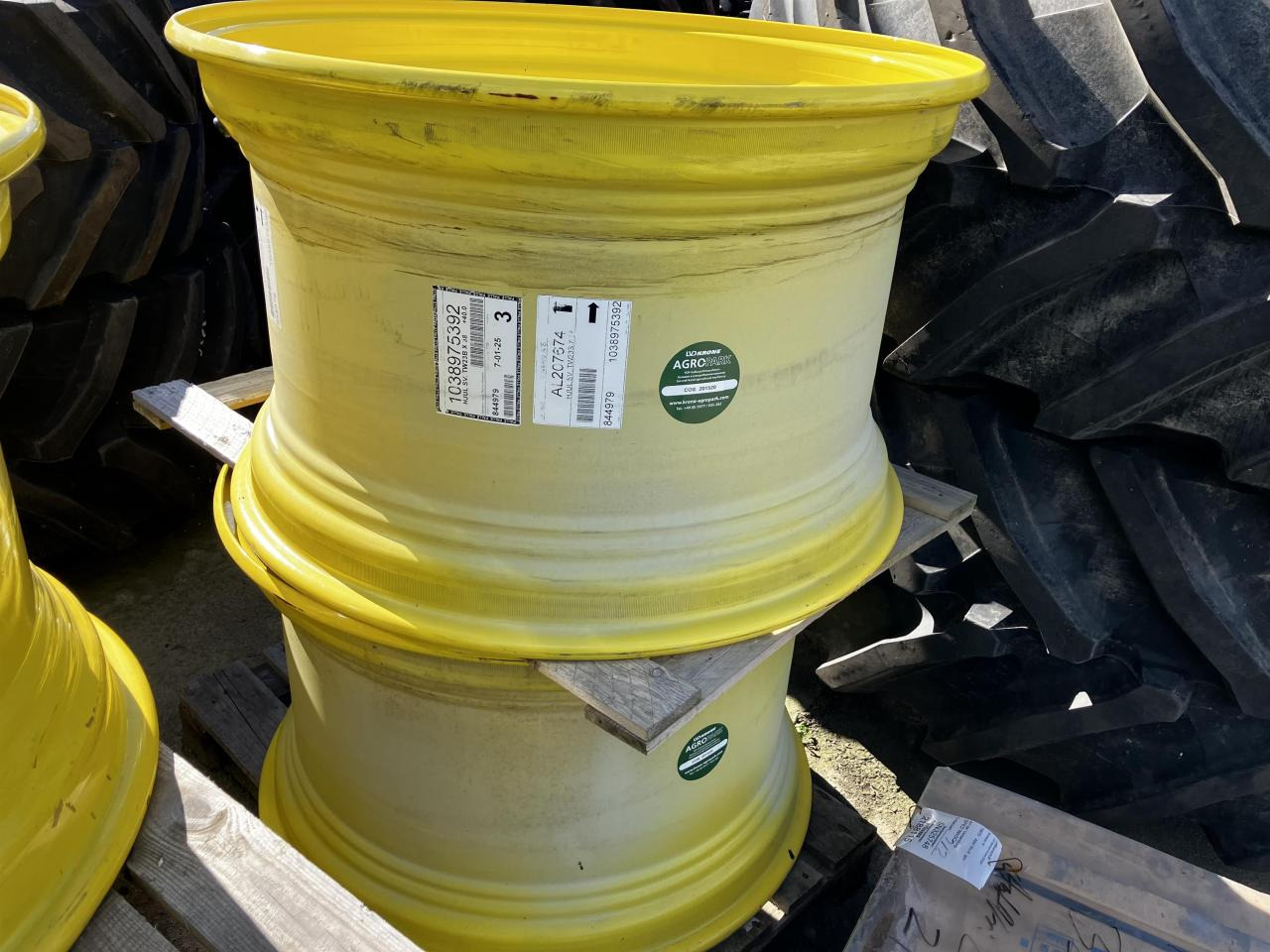 John Deere 23x38 - Pneumatika pre Poľnohospodárske stroje: obrázok 1 John Deere 23x38 - Pneumatika pre Poľnohospodárske stroje: obrázok 1