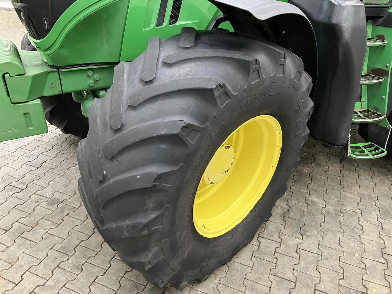 John Deere 6170R - Traktor: obrázok 2 John Deere 6170R - Traktor: obrázok 2