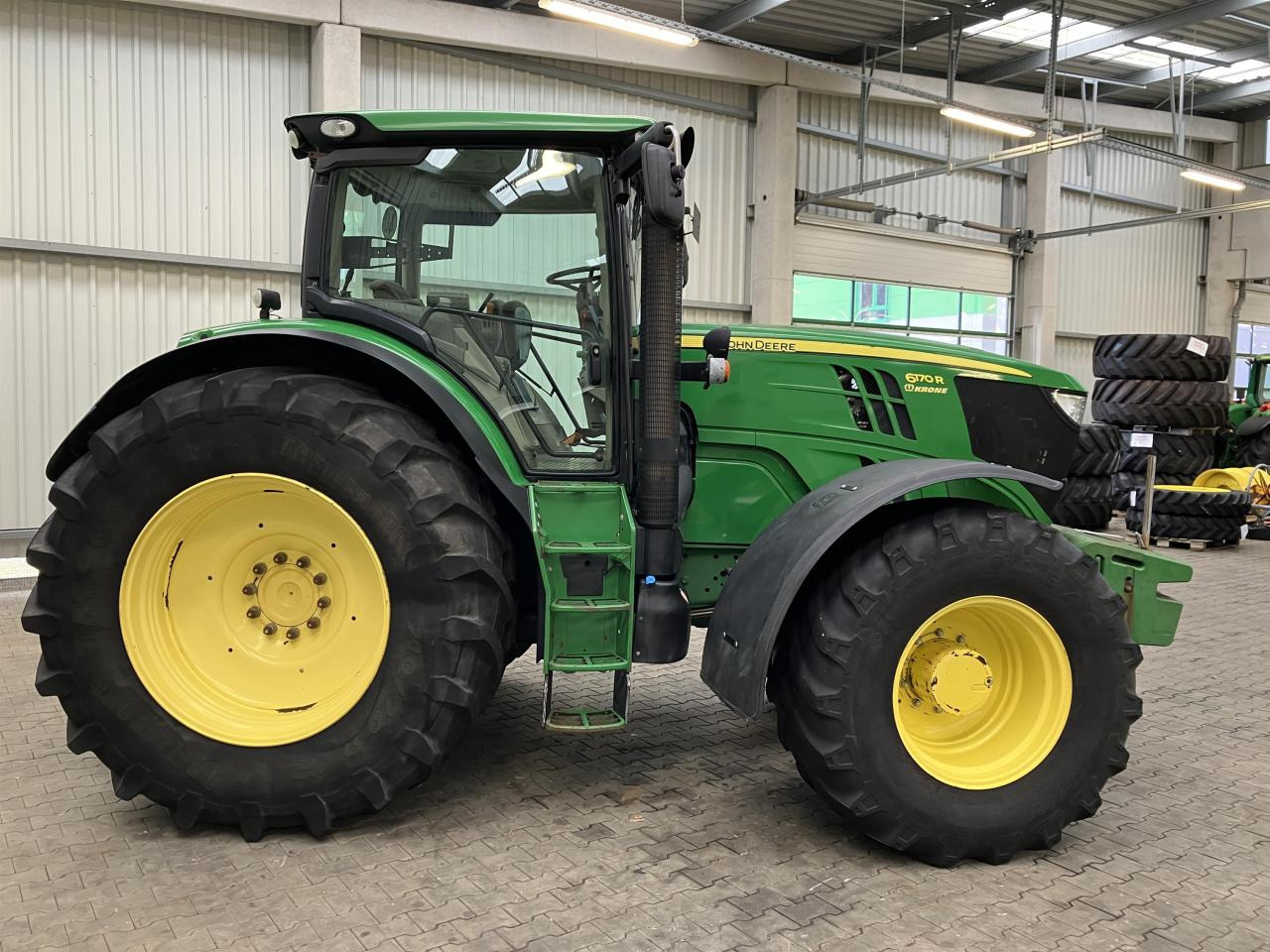 John Deere 6170R - Traktor: obrázok 4 John Deere 6170R - Traktor: obrázok 4
