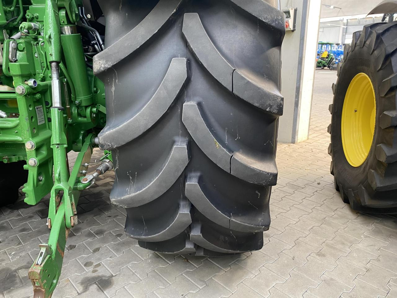 Traktor John Deere 6175R: obrázok 12