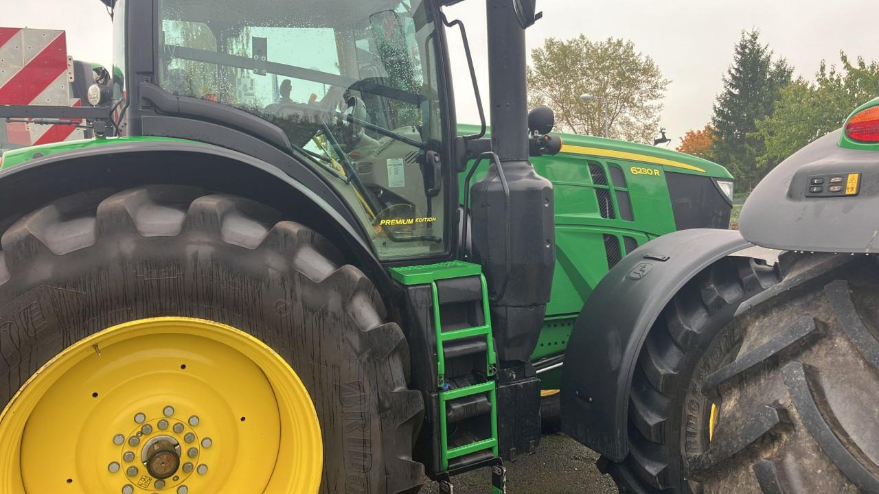 John Deere 6230R - Traktor: obrázok 3 John Deere 6230R - Traktor: obrázok 3