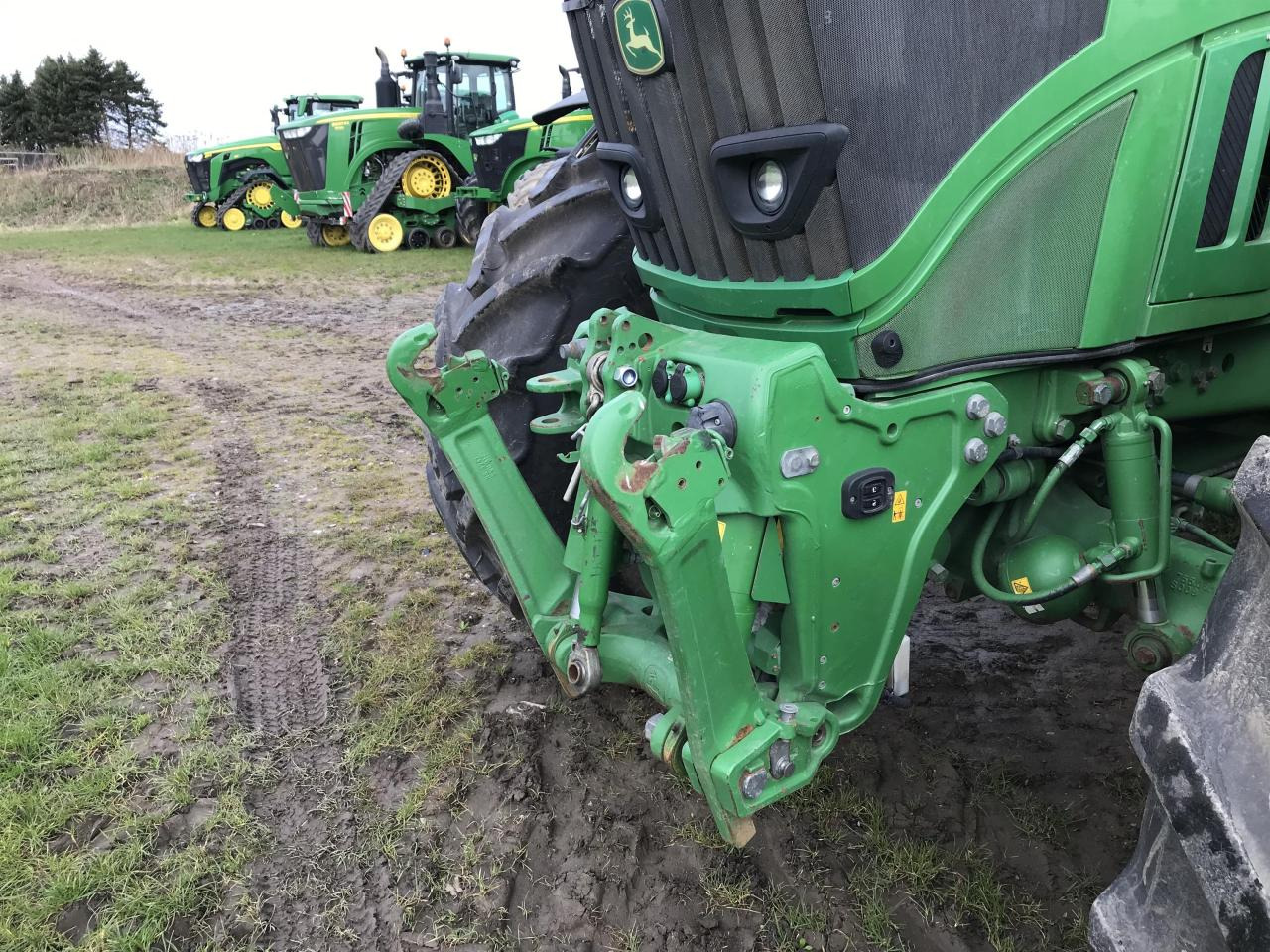 John Deere 6250R - Traktor: obrázok 4 John Deere 6250R - Traktor: obrázok 4