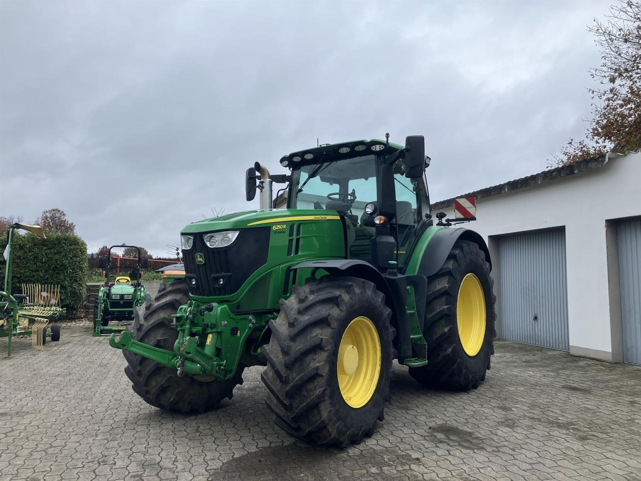 John Deere 6250R - Traktor: obrázok 2 John Deere 6250R - Traktor: obrázok 2
