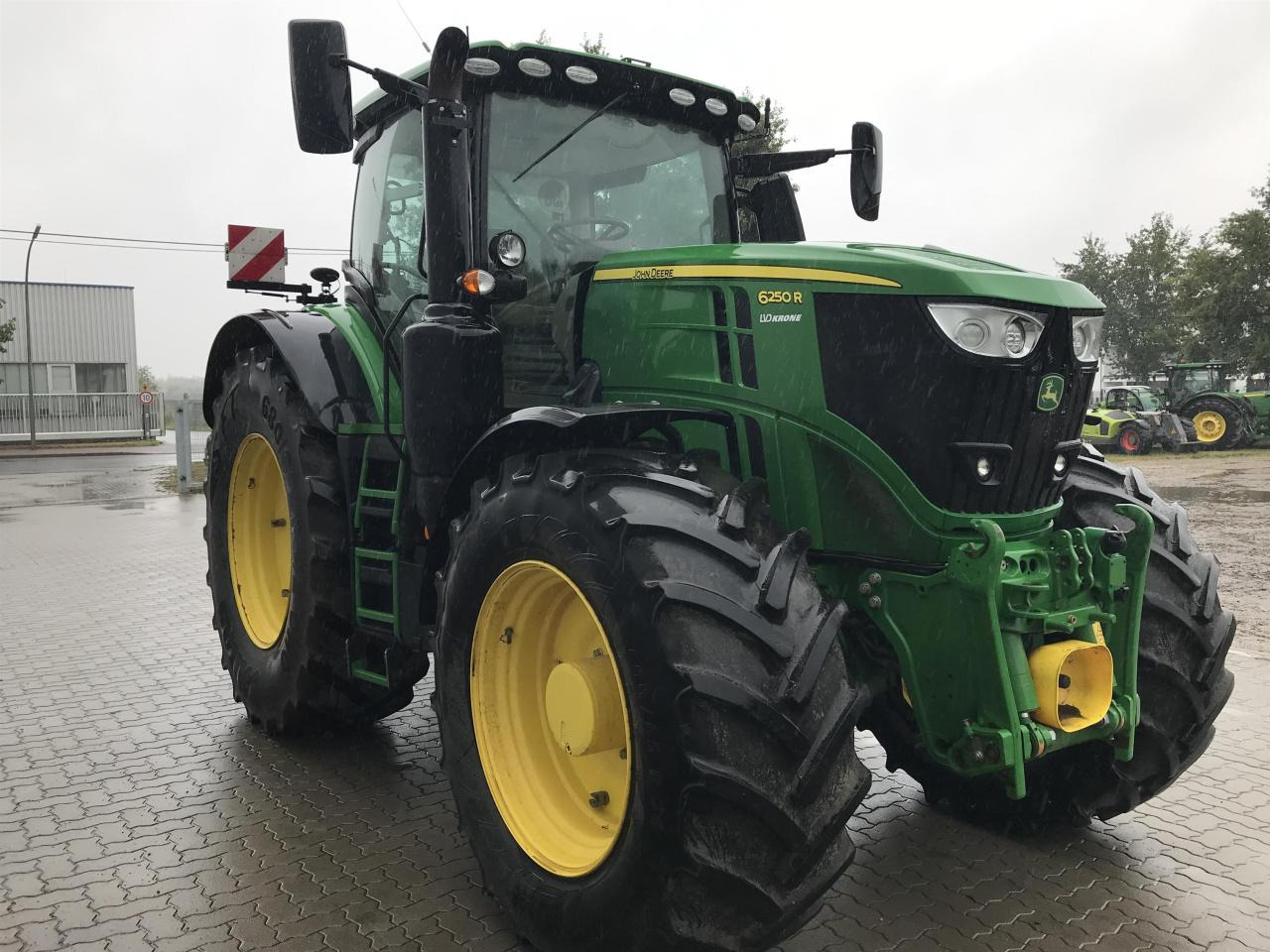 John Deere 6250R - Traktor: obrázok 2 John Deere 6250R - Traktor: obrázok 2
