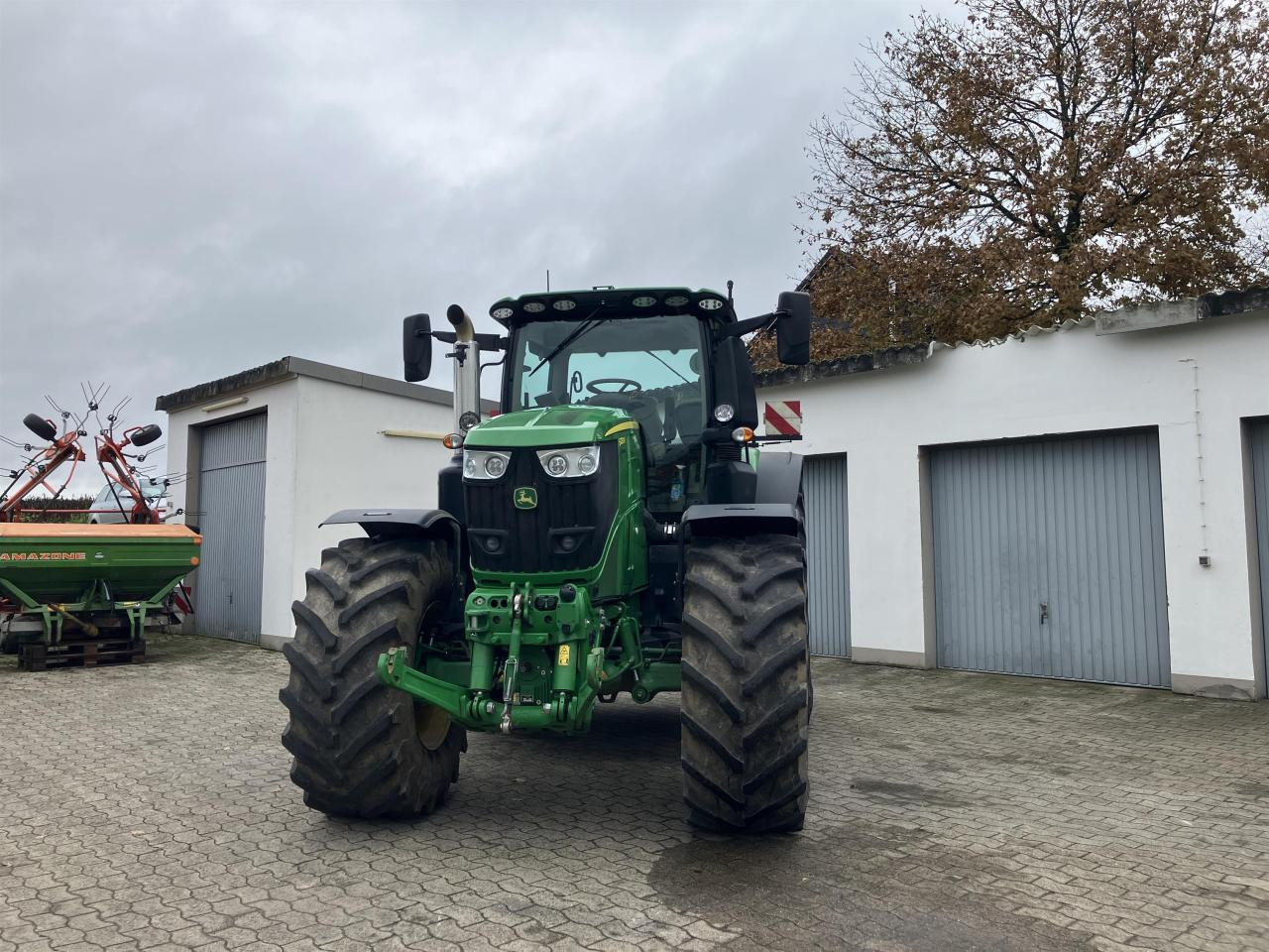 John Deere 6250R - Traktor: obrázok 3 John Deere 6250R - Traktor: obrázok 3