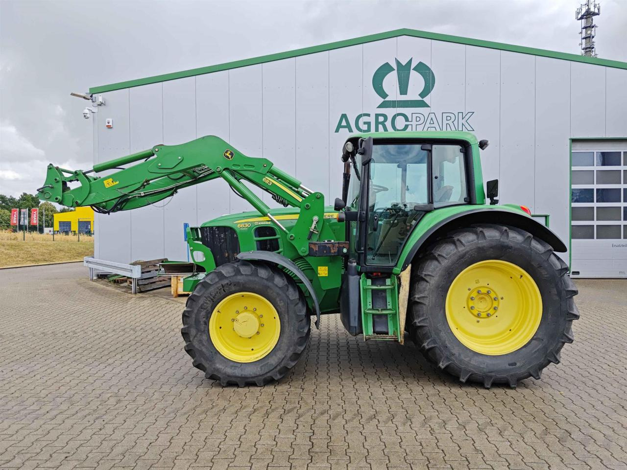 John Deere 6630 PREMIUM - Traktor: obrázok 2 John Deere 6630 PREMIUM - Traktor: obrázok 2