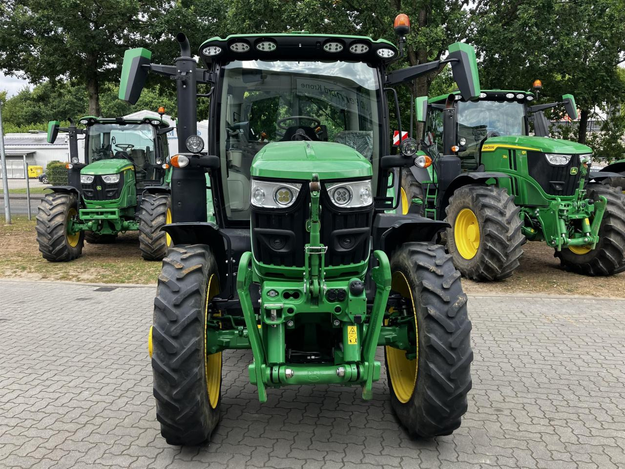 John Deere 6R 130 - Traktor: obrázok 3 John Deere 6R 130 - Traktor: obrázok 3