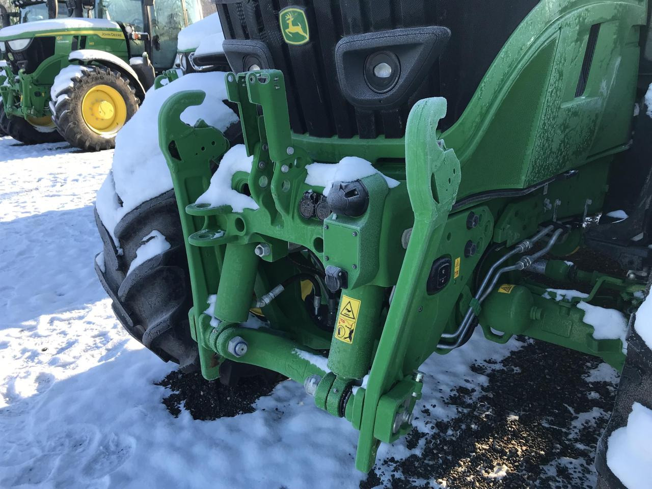 John Deere 6R 140 - Traktor: obrázok 3 John Deere 6R 140 - Traktor: obrázok 3