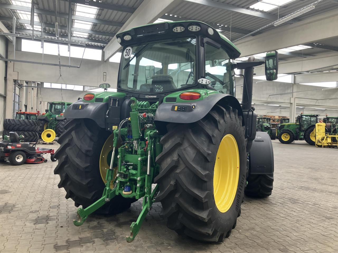 Traktor John Deere 6R 140: obrázok 6