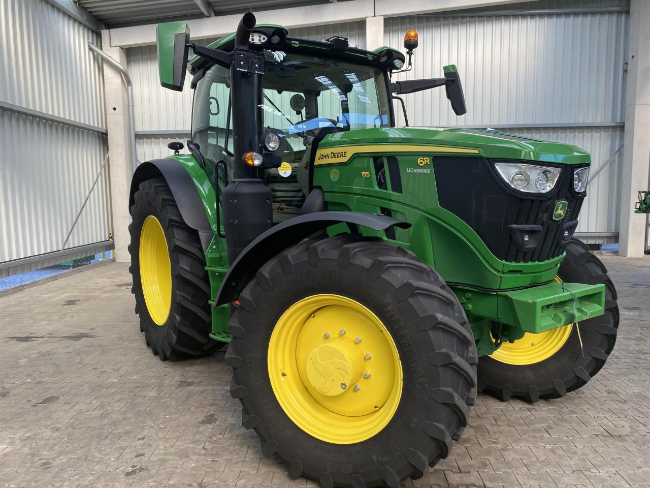 John Deere 6R 155 - Traktor: obrázok 3 John Deere 6R 155 - Traktor: obrázok 3