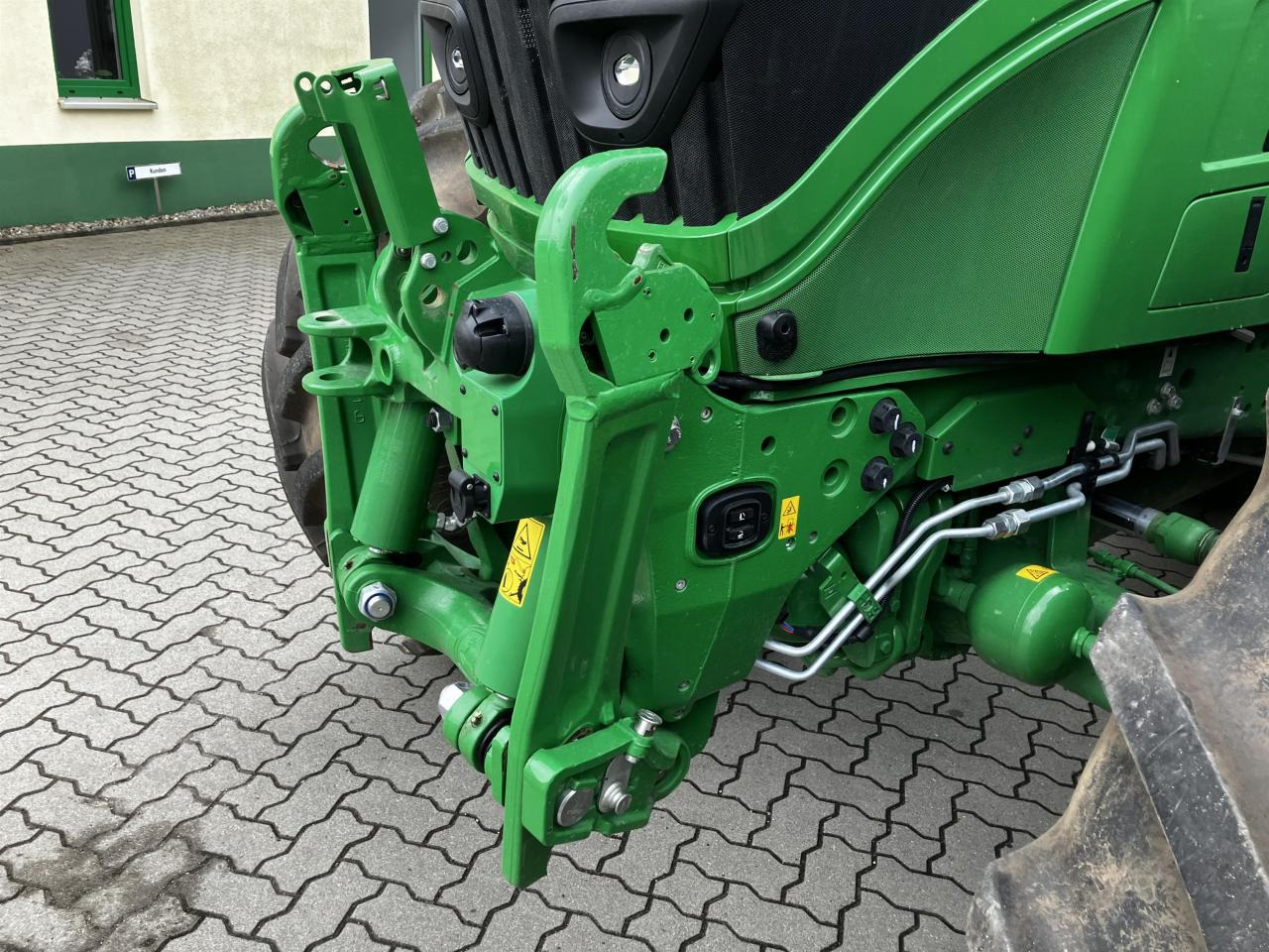 John Deere 6R 215 - Traktor: obrázok 3 John Deere 6R 215 - Traktor: obrázok 3