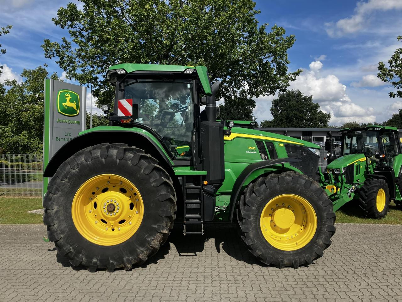 John Deere 7R 290 (MY21) - Traktor: obrázok 2 John Deere 7R 290 (MY21) - Traktor: obrázok 2