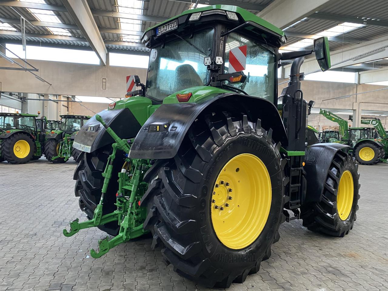 John Deere 7R 310 - Traktor: obrázok 3 John Deere 7R 310 - Traktor: obrázok 3