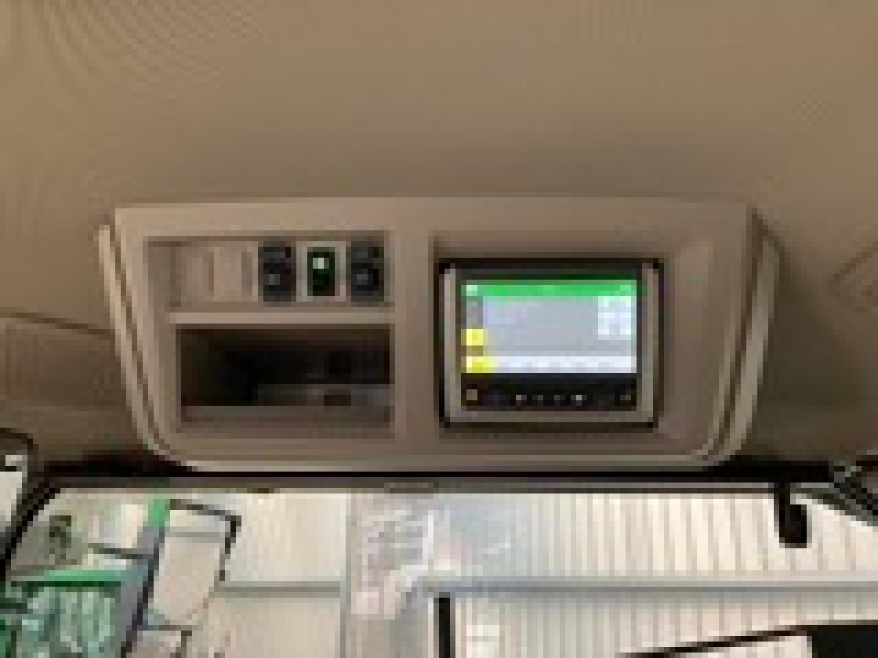 John Deere 7R 330 - Traktor: obrázok 5 John Deere 7R 330 - Traktor: obrázok 5