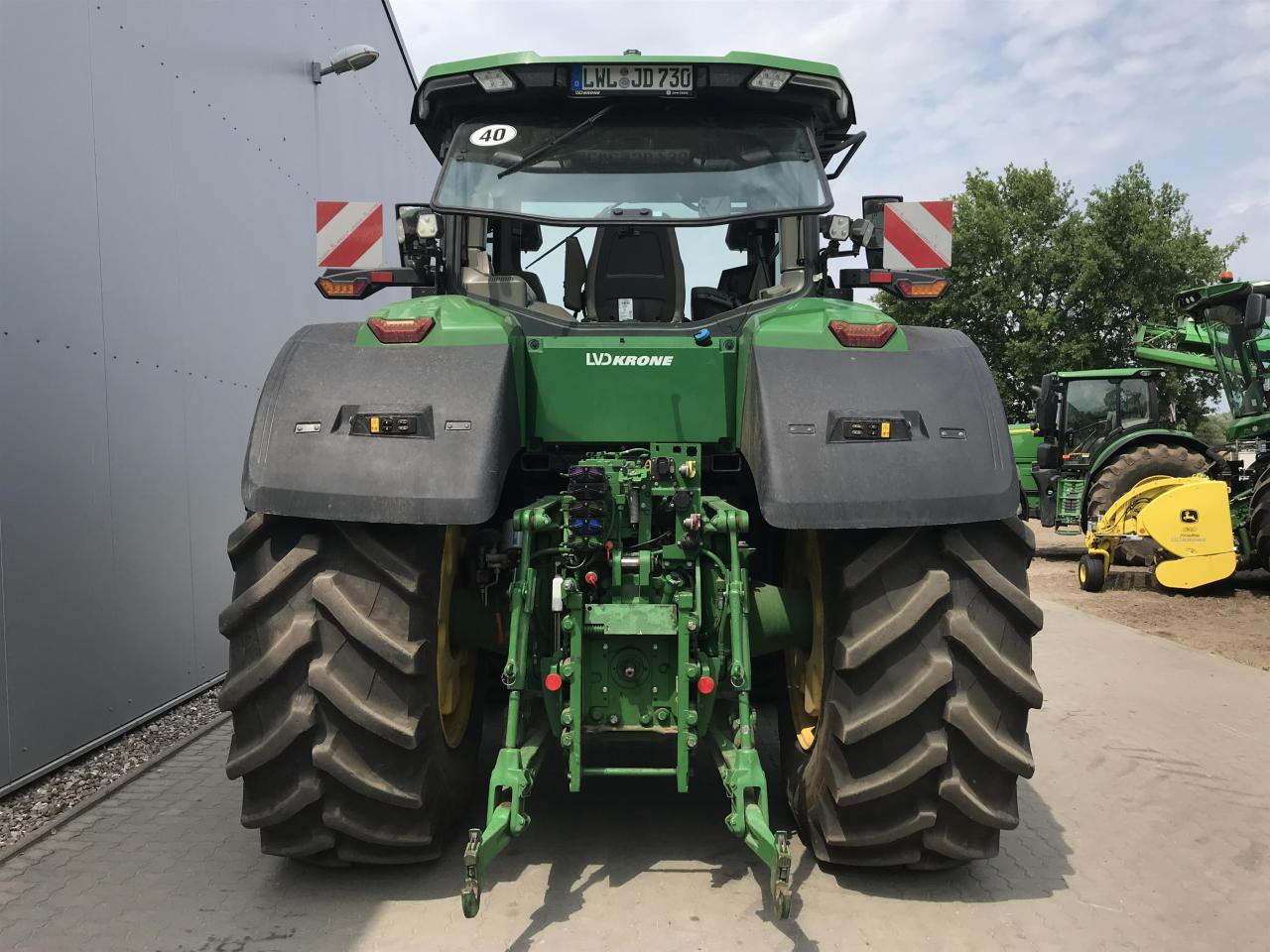 John Deere 7R 330 - Traktor: obrázok 5 John Deere 7R 330 - Traktor: obrázok 5