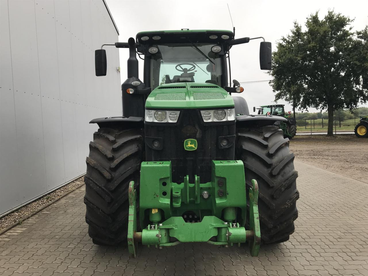John Deere 8400R - Traktor: obrázok 3 John Deere 8400R - Traktor: obrázok 3