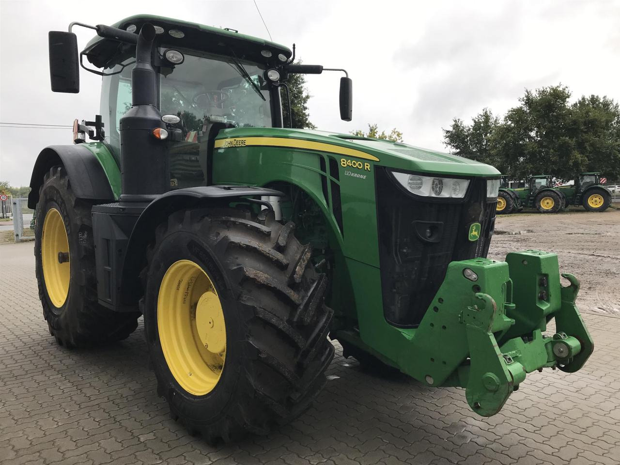 John Deere 8400R - Traktor: obrázok 2 John Deere 8400R - Traktor: obrázok 2