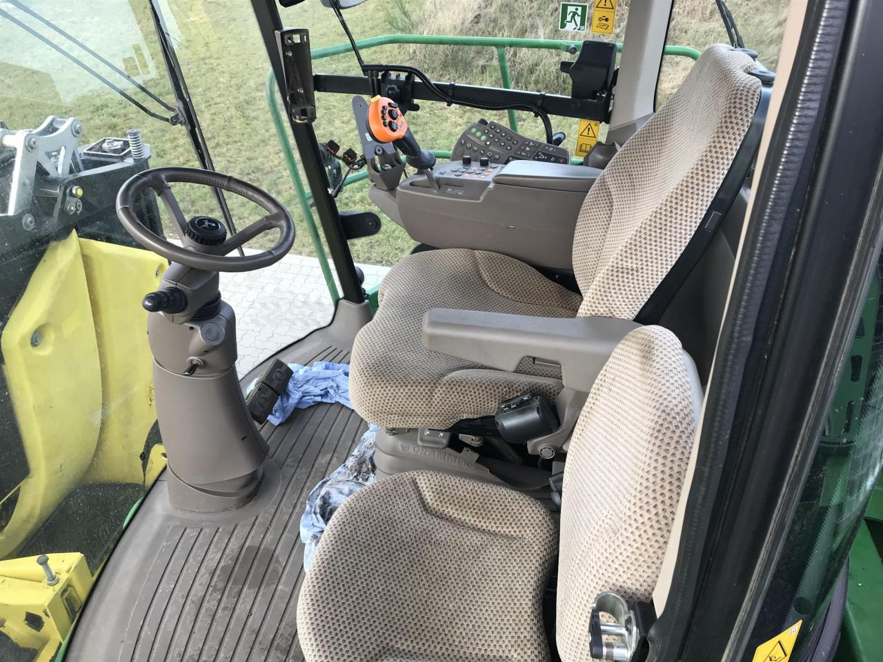 John Deere 9800 - Samohybná rezačka: obrázok 5 John Deere 9800 - Samohybná rezačka: obrázok 5