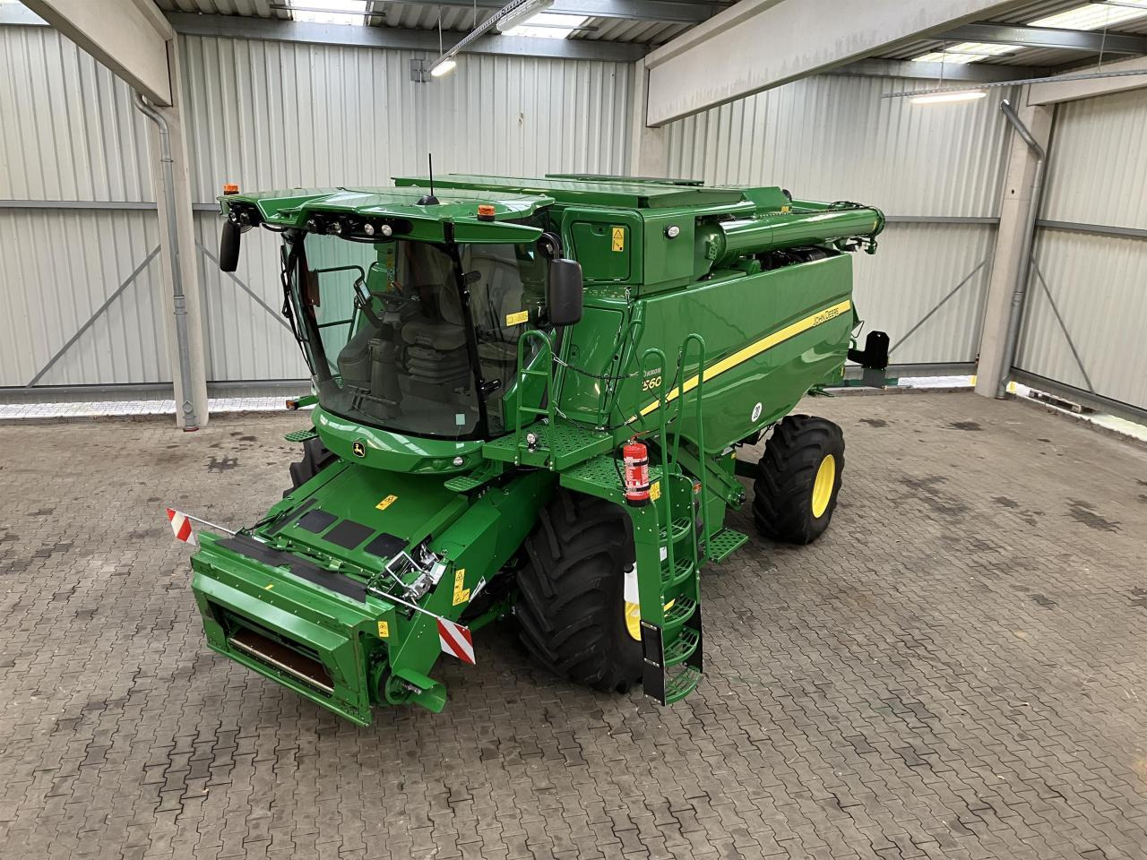 John Deere T560 - Obilný kombajn: obrázok 1 John Deere T560 - Obilný kombajn: obrázok 1