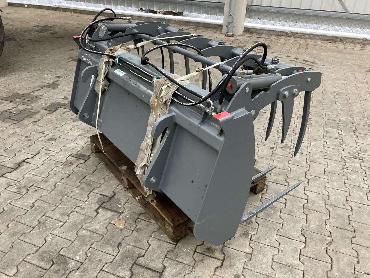 Kramer 1600 mm Vielzweckgabel - Predný nakladač na traktor: obrázok 2 Kramer 1600 mm Vielzweckgabel - Predný nakladač na traktor: obrázok 2