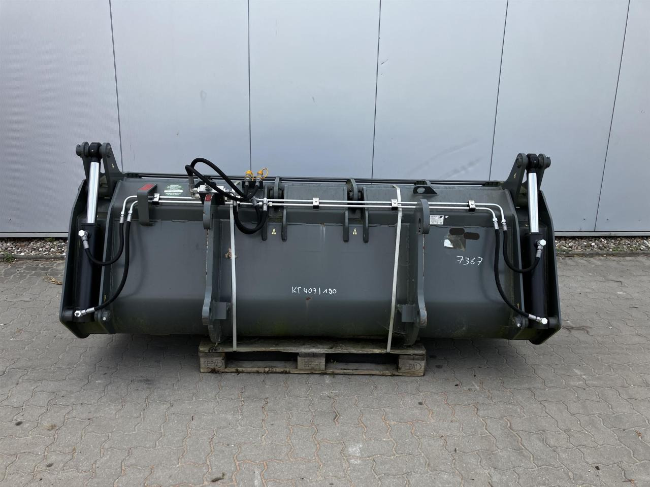 Kramer 2400 mm - Lyžica: obrázok 3 Kramer 2400 mm - Lyžica: obrázok 3