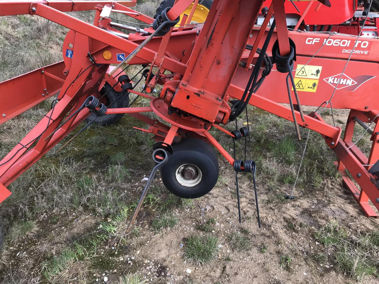 Kuhn GF 10601TO - Obracač sena: obrázok 4 Kuhn GF 10601TO - Obracač sena: obrázok 4