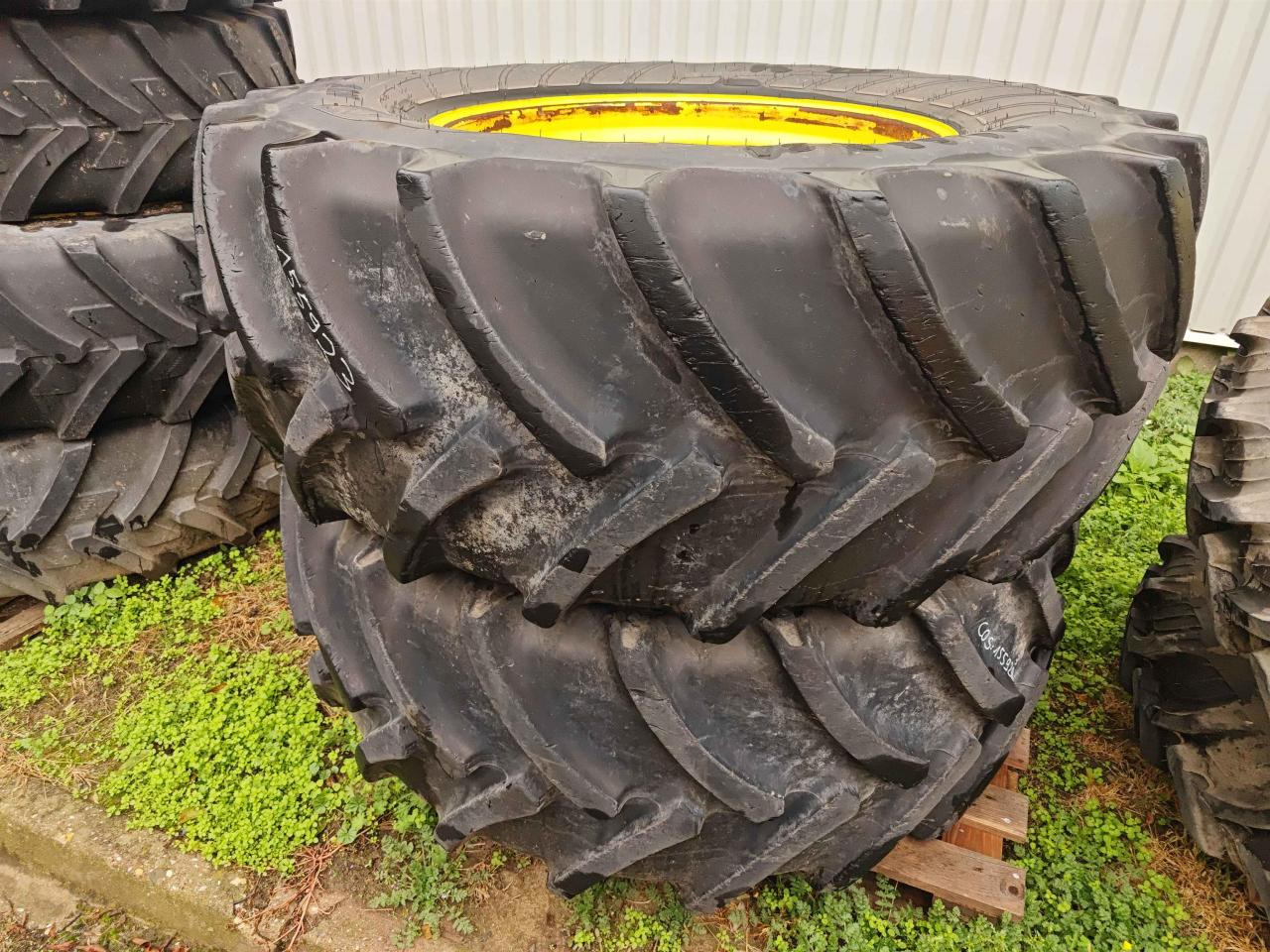 Mitas 600/65R34 - Pneumatika pre Poľnohospodárske stroje: obrázok 1 Mitas 600/65R34 - Pneumatika pre Poľnohospodárske stroje: obrázok 1