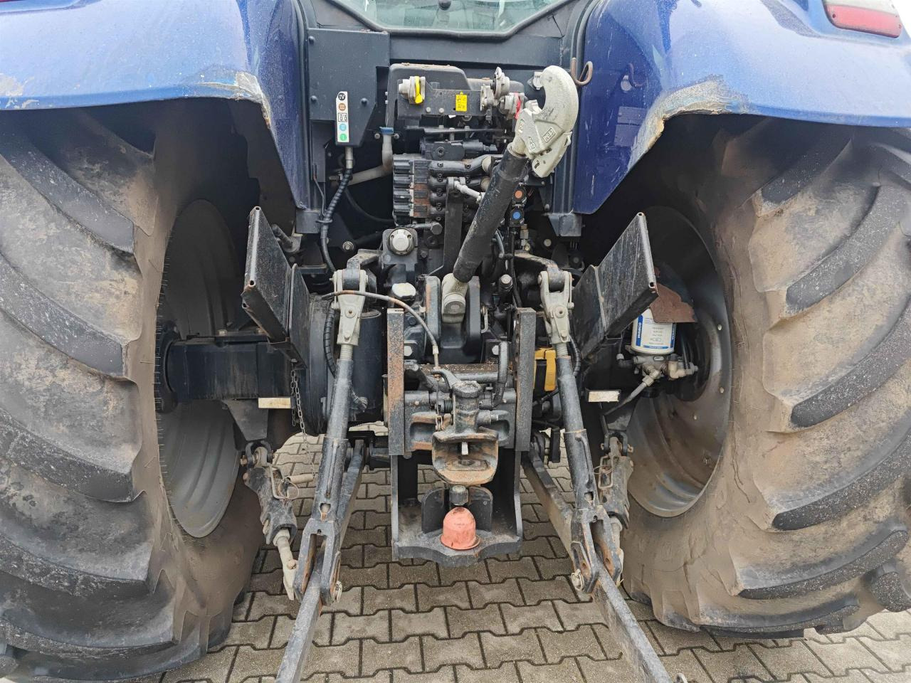 New Holland T7.200 - Traktor: obrázok 4 New Holland T7.200 - Traktor: obrázok 4