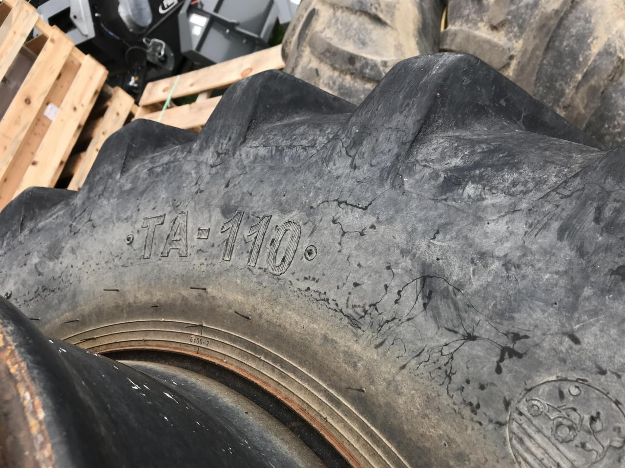 Petlas 600/65R34 - Pneumatika pre Poľnohospodárske stroje: obrázok 4 Petlas 600/65R34 - Pneumatika pre Poľnohospodárske stroje: obrázok 4