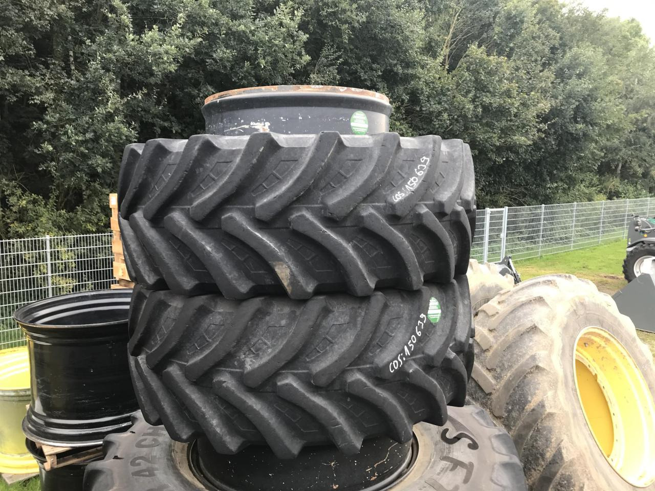 Petlas 600/65R34 - Pneumatika pre Poľnohospodárske stroje: obrázok 1 Petlas 600/65R34 - Pneumatika pre Poľnohospodárske stroje: obrázok 1