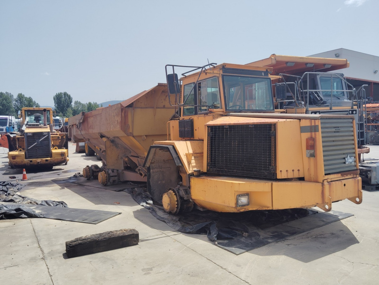 DUMPER ARTICULADO VOLVO A35 - Ťahačový kĺbový damper: obrázok 2 DUMPER ARTICULADO VOLVO A35 - Ťahačový kĺbový damper: obrázok 2