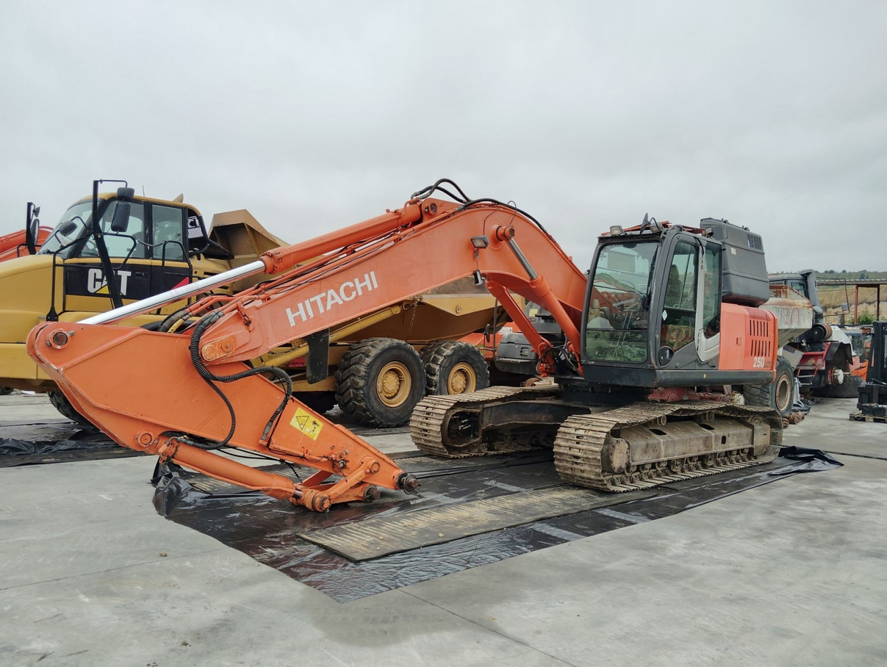 EXCAVADORA HITACHI ZX250LCN-3 - Pásové rýpadlo: obrázok 1 EXCAVADORA HITACHI ZX250LCN-3 - Pásové rýpadlo: obrázok 1
