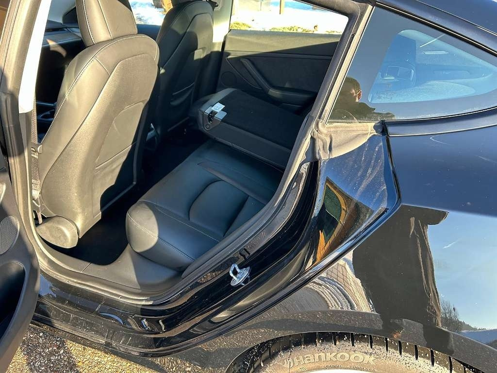 Tesla Model 3 Long Range - Automobil: obrázok 5 Tesla Model 3 Long Range - Automobil: obrázok 5