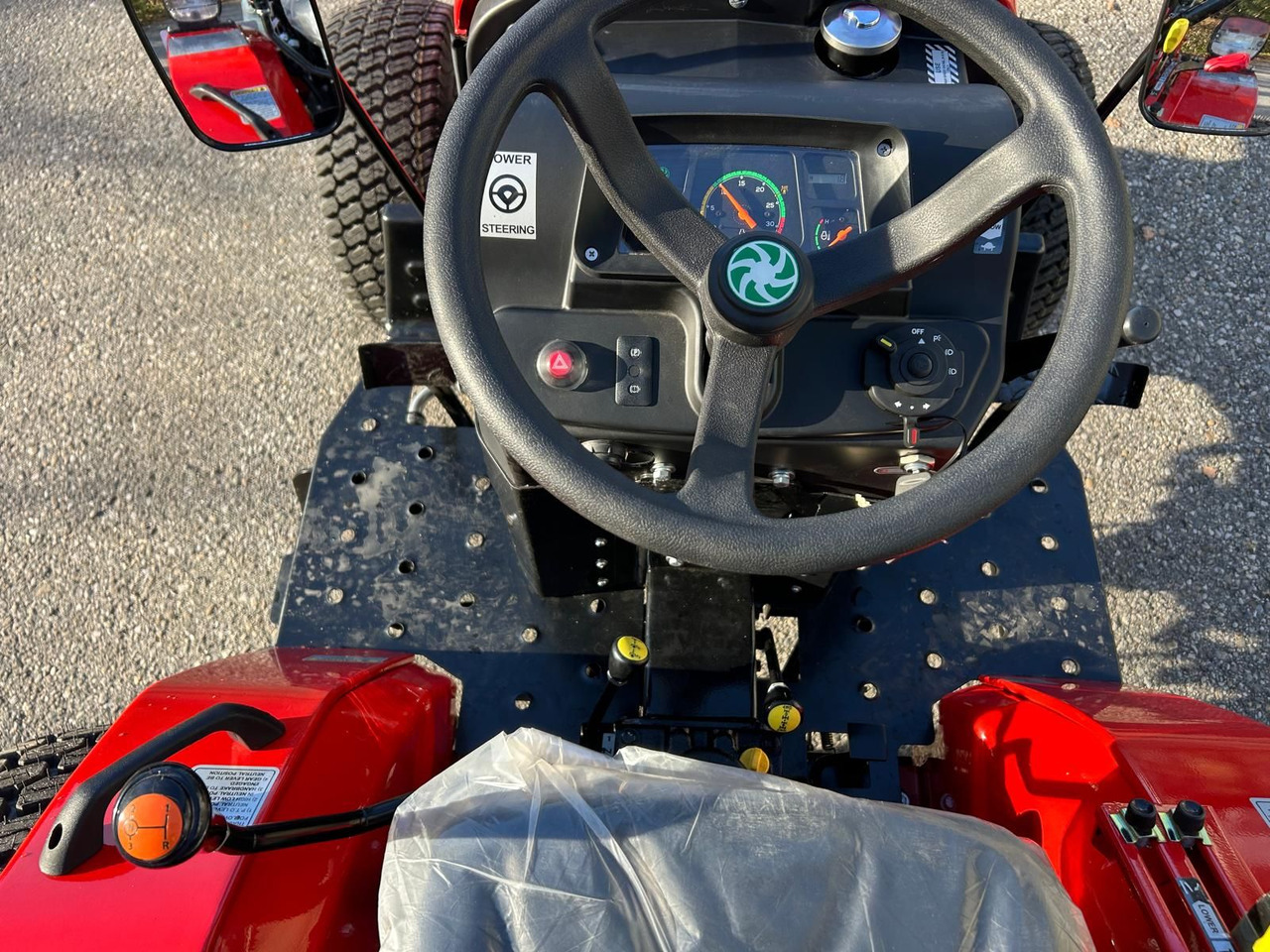 VST Fieldtrac 927 - Kompaktný traktor: obrázok 2 VST Fieldtrac 927 - Kompaktný traktor: obrázok 2