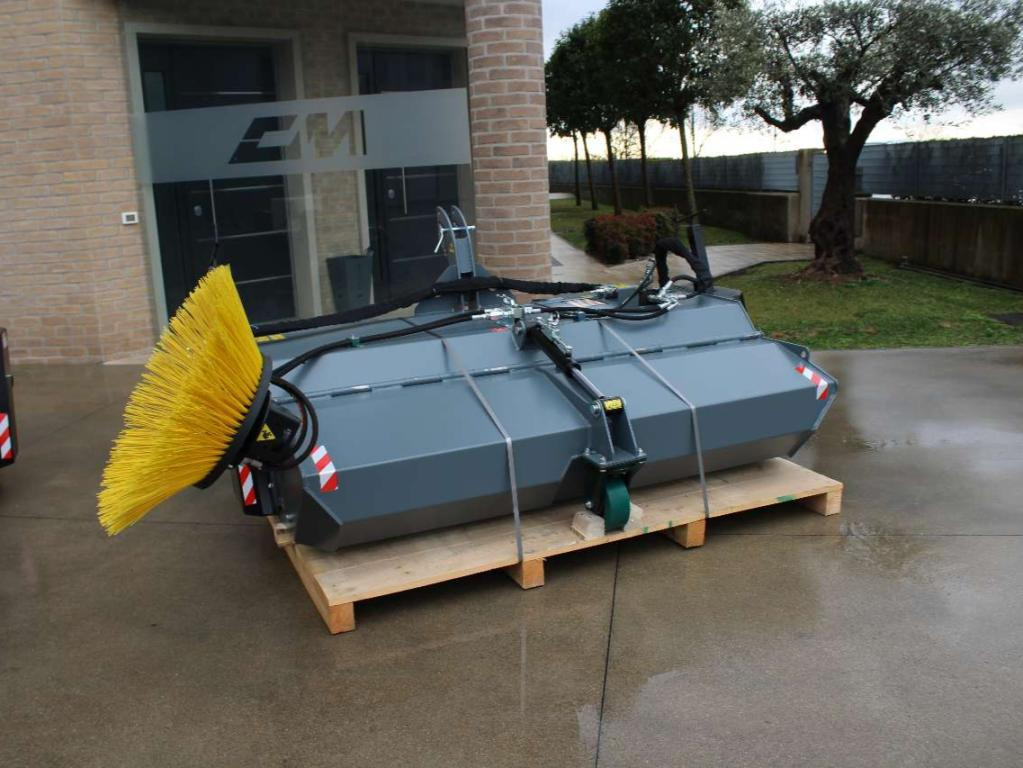 CM Crusher CBS 150 Sweeping Bucket - Zametač pre Šmykom riadený nakladač: obrázok 1 CM Crusher CBS 150 Sweeping Bucket - Zametač pre Šmykom riadený nakladač: obrázok 1