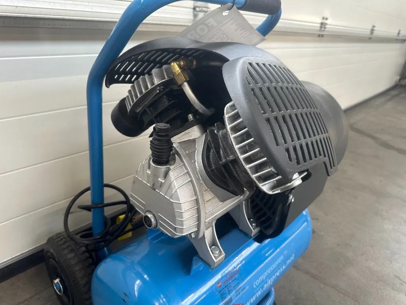 Airpress HL 425-24 Elektrische Zuigercompressor 3 PK 392 L / min 8 Bar Overstock New ! - Vzduchový kompresor: obrázok 5 Airpress HL 425-24 Elektrische Zuigercompressor 3 PK 392 L / min 8 Bar Overstock New ! - Vzduchový kompresor: obrázok 5