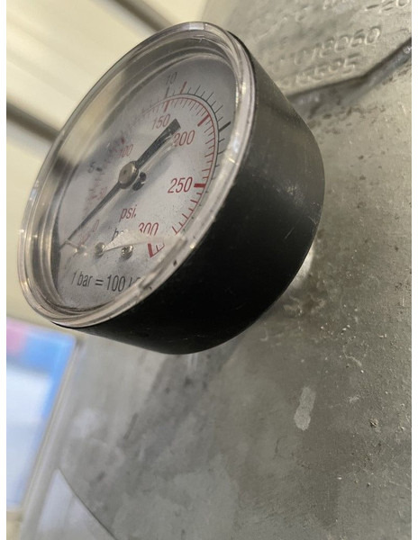 Atlas-Copco 500 Liter Gegalvaniseerde Verticale luchtketel 11 Bar (1 stuks) - Vzduchový kompresor: obrázok 4 Atlas-Copco 500 Liter Gegalvaniseerde Verticale luchtketel 11 Bar (1 stuks) - Vzduchový kompresor: obrázok 4