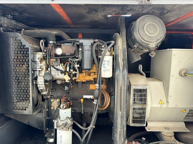 Atlas-Copco QAS 60 Perkins Stamford 60 kVA Silent Rental generatorset - Elektrický generátor: obrázok 4 Atlas-Copco QAS 60 Perkins Stamford 60 kVA Silent Rental generatorset - Elektrický generátor: obrázok 4