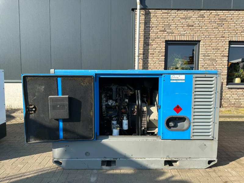 Atlas-Copco QAS 60 Perkins Stamford 60 kVA Silent Rental generatorset - Elektrický generátor: obrázok 3 Atlas-Copco QAS 60 Perkins Stamford 60 kVA Silent Rental generatorset - Elektrický generátor: obrázok 3