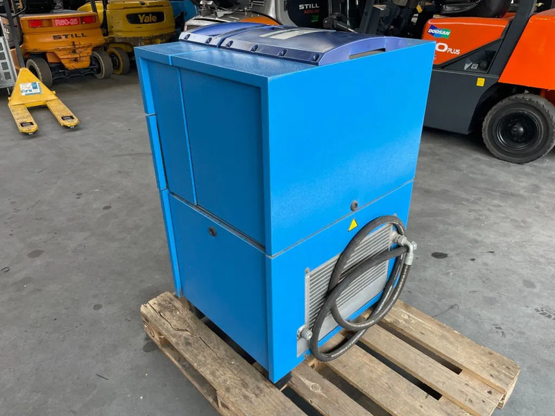 Compair L07 - 7,5A Schroefcompressor 750L/min als nieuw! - Vzduchový kompresor: obrázok 5 Compair L07 - 7,5A Schroefcompressor 750L/min als nieuw! - Vzduchový kompresor: obrázok 5
