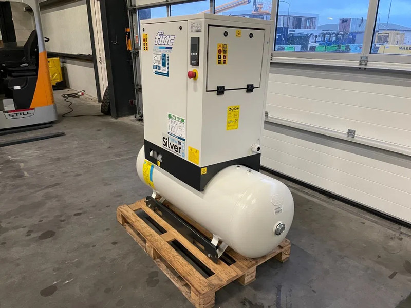Fiac New Silver 10 / 270 Silent 7.5 kW 860 L / min 10 bar Elektrische Schroefcompressor met ketel - Vzduchový kompresor: obrázok 3 Fiac New Silver 10 / 270 Silent 7.5 kW 860 L / min 10 bar Elektrische Schroefcompressor met ketel - Vzduchový kompresor: obrázok 3