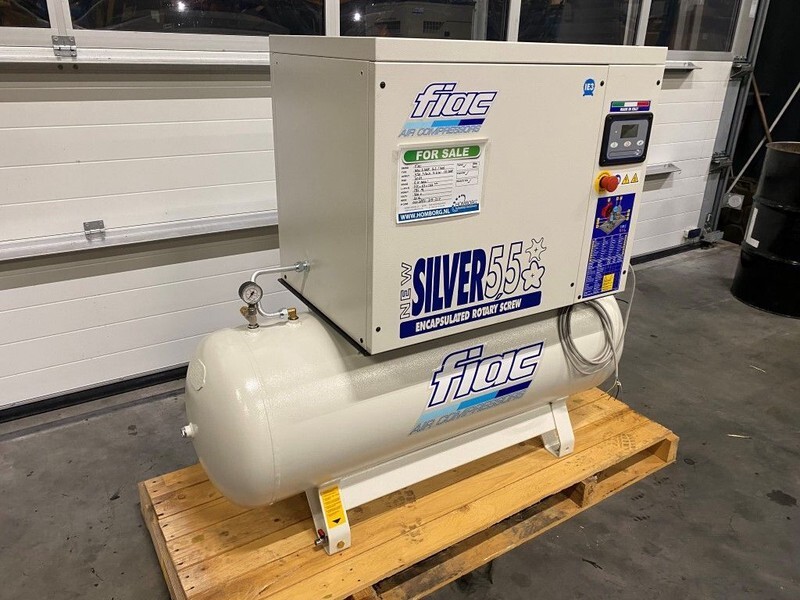 Fiac NewSilver 5.5 / 200 Silent 4 kW 450 L / min 10 Bar Elektrische Schroefcompressor met ketel - Vzduchový kompresor: obrázok 3 Fiac NewSilver 5.5 / 200 Silent 4 kW 450 L / min 10 Bar Elektrische Schroefcompressor met ketel - Vzduchový kompresor: obrázok 3