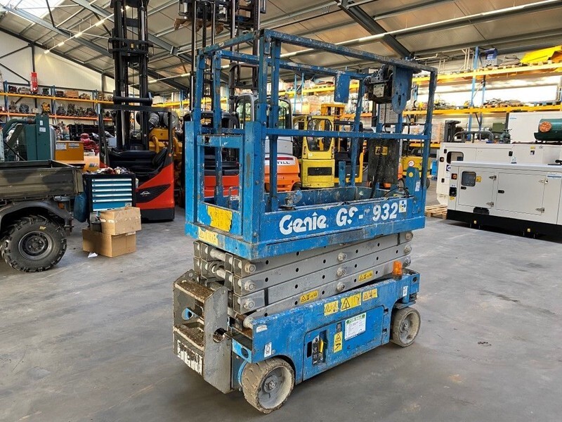 Genie GS 1932 Elektrische Schaarhoogwerker 7.8 meter werkhoogte 538 uur ! - Samohybná plošiny: obrázok 4 Genie GS 1932 Elektrische Schaarhoogwerker 7.8 meter werkhoogte 538 uur ! - Samohybná plošiny: obrázok 4